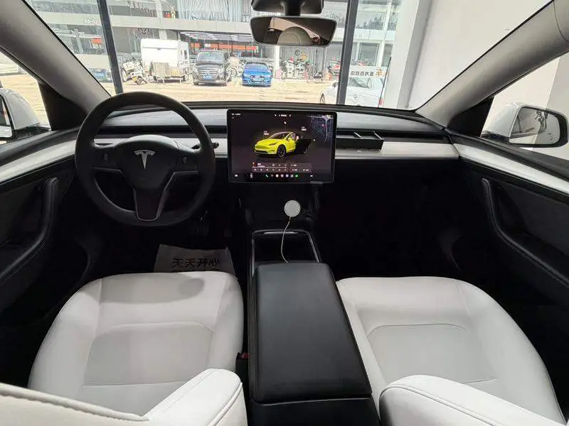 Model Y 2022 facelifted rear-wheel drive version — 13