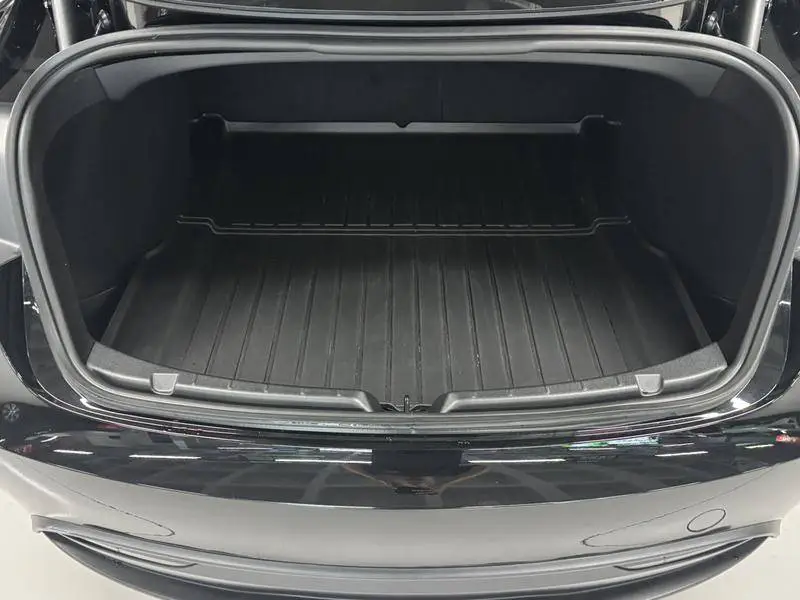 Model 3 2025 facelifted rear-wheel drive version — 10