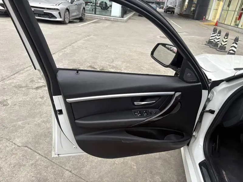 BMW 3 Series 2018 320Li M Sport Night Edition — 18