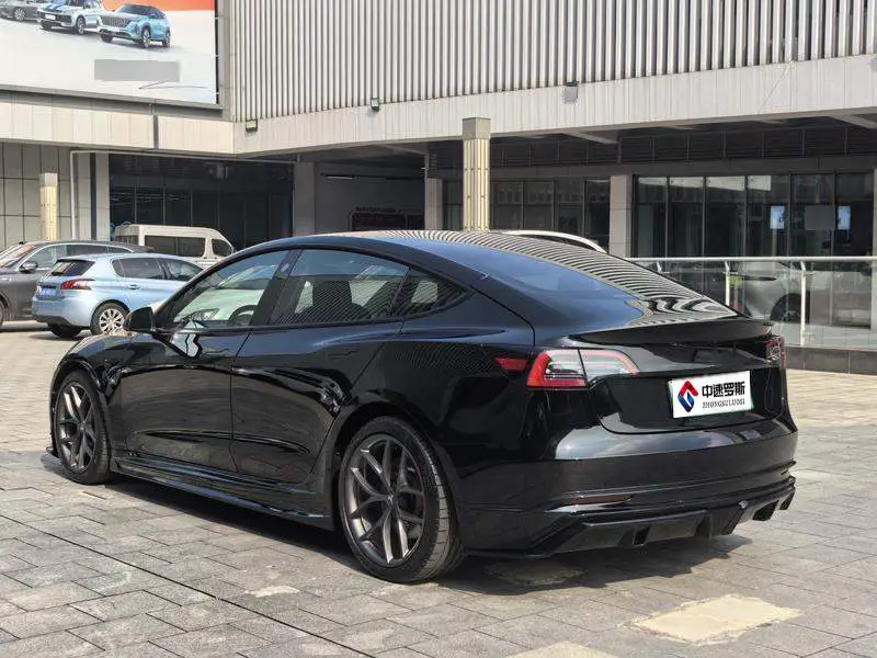 Model 3 2021 Performance All-Wheel Drive — 5