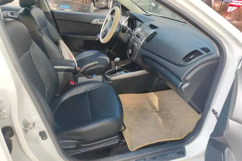 Freddy 2011 1.6L AT Premium — 10
