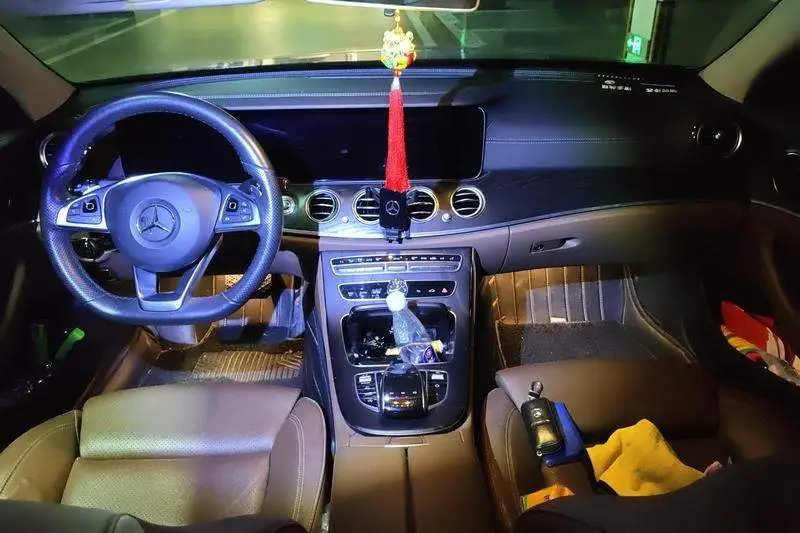 Mercedes-Benz E-Class 2018 E 200 L Sports — 15