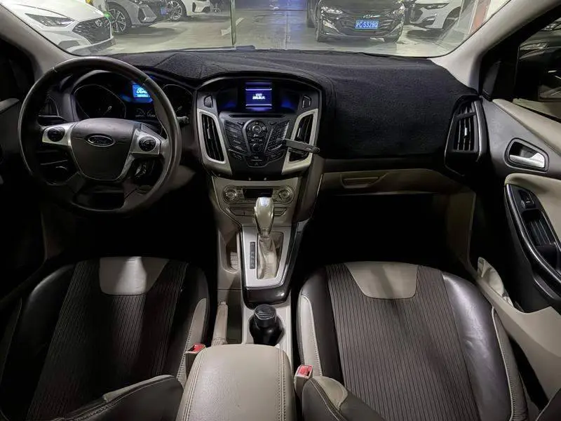 Fox 2012 Sedan 1.6L Automatic Comfort — 9