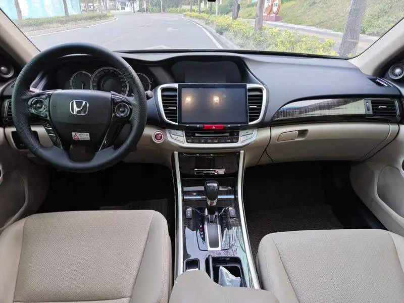 Accord 2014 2.4L EXN Luxury Navigation Edition — 7
