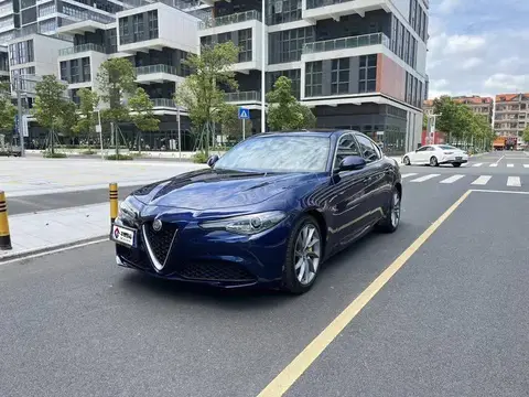 Giulia 2020 2.0T 280HP Deluxe Edition