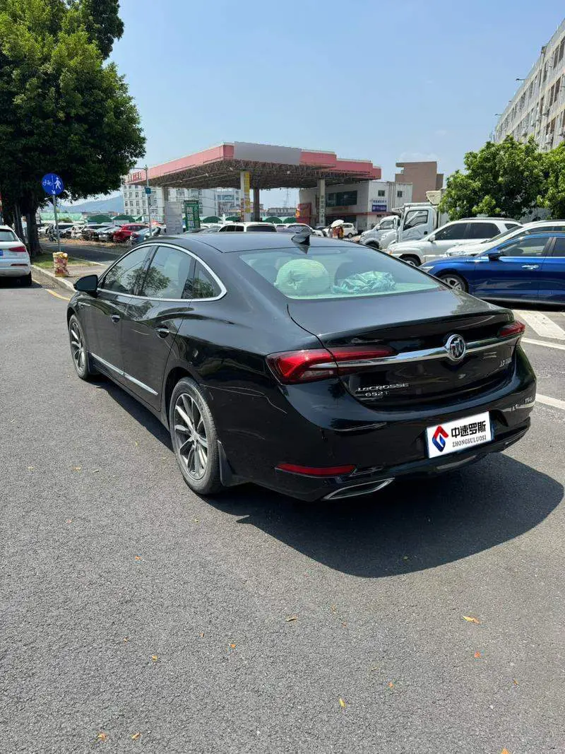 LaCrosse 2022 652T Luxury — 5