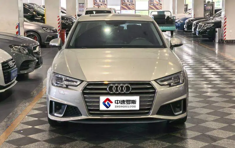 Audi A4L 2019 40 TFSI Fashion National VI — 2