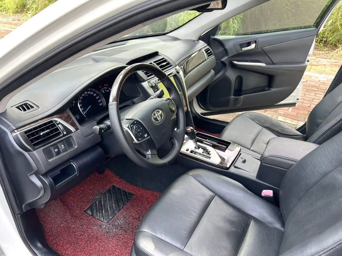 Camry 2015 2.5G Luxury Navigation Edition — 8