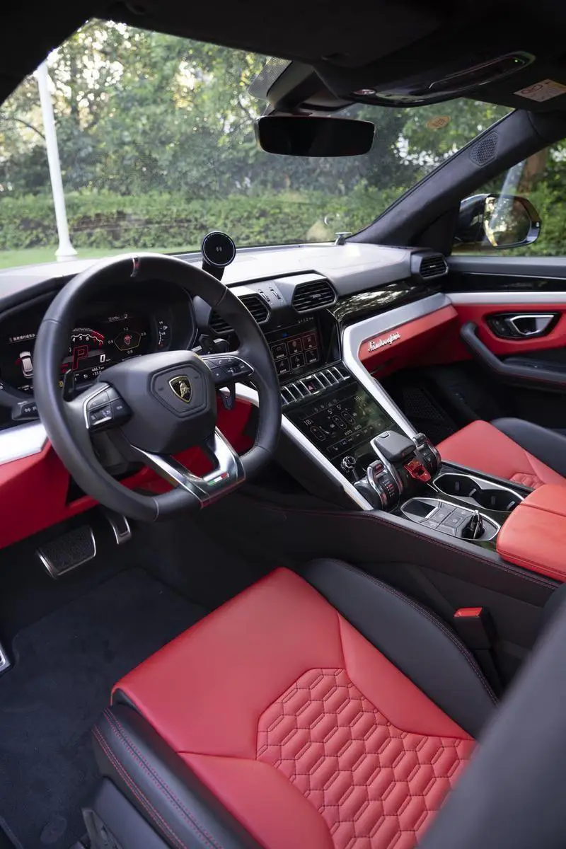 Urus 2021 4.0T V8 — 11