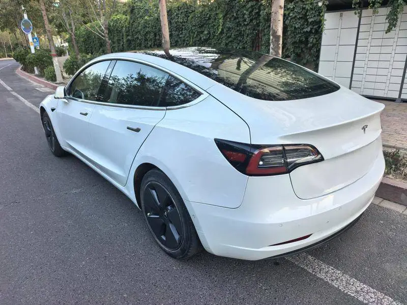 Model 3 2019 Standard Range RWD Upgraded Edition — 5