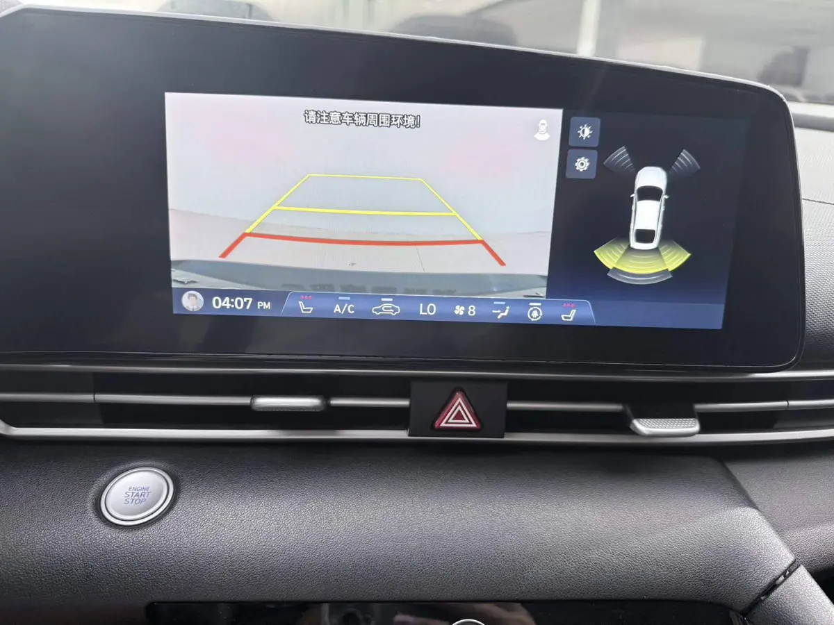 Elantra 2022 1.5L CVT LUX Premium Edition — 11