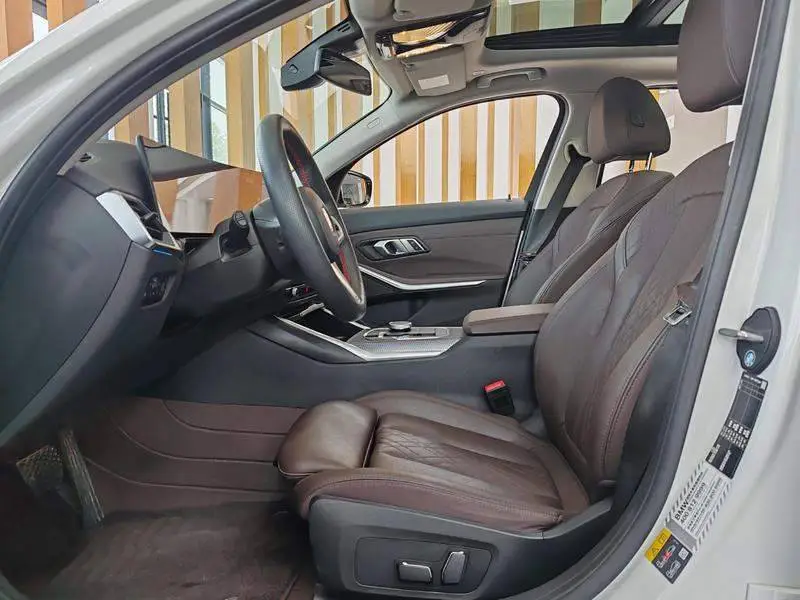 BMW i3 2023 eDrive 40 L Night Sport Package — 16