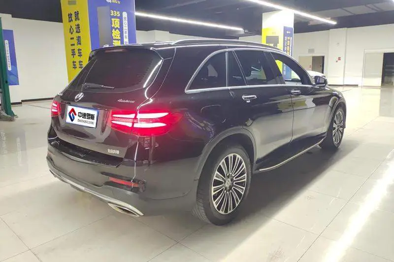Mercedes-Benz GLC 2019 GLC 260 L 4MATIC Dynamic — 3