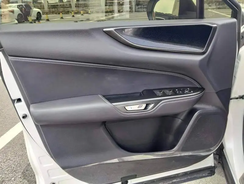 Lexus NX 2023 260 FWD Skyactiv — 8