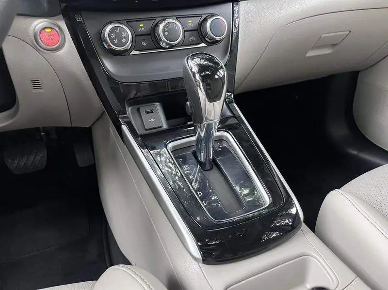 Sylphy 2018 1.6XV CVT Premium Edition — 8