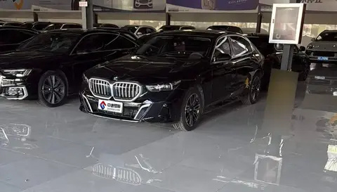 BMW 5 Series 2025 530Li Leading M Sport Package