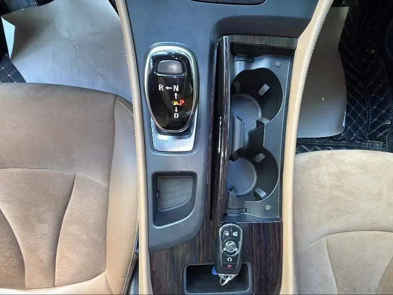 LaCrosse 2016 28T Premium Edition — 9