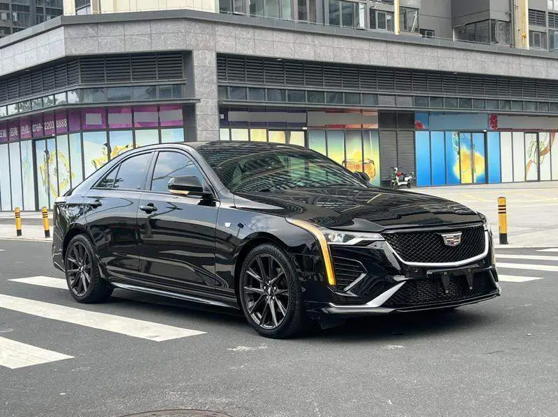 Cadillac CT4 2022 28T Premium — 3