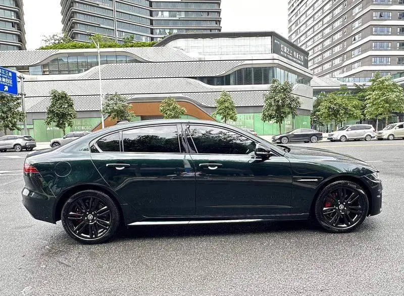 Jaguar XEL 2025 R-DYNAMIC 90th Anniversary Edition 2.0T 250PS — 7