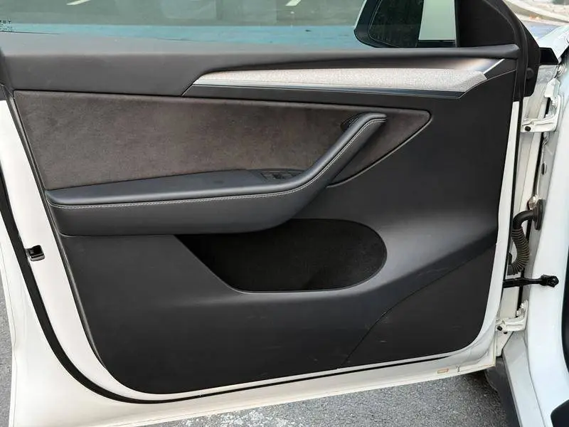 Model Y 2024 rear-wheel drive version — 12