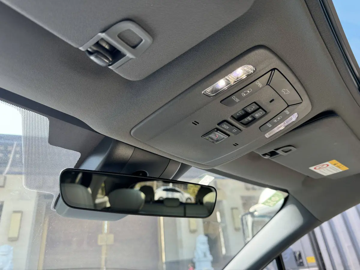 Grevia 2022 2.5L Hybrid Premium Edition — 25