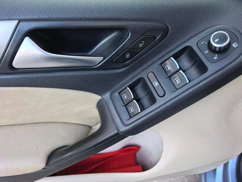 Golf 2011 1.6 Automatic Fashion Model — 16