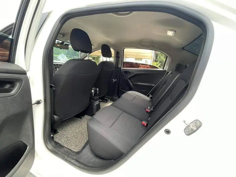 Peugeot 301 2016 1.6L Automatic Comfort Edition — 9