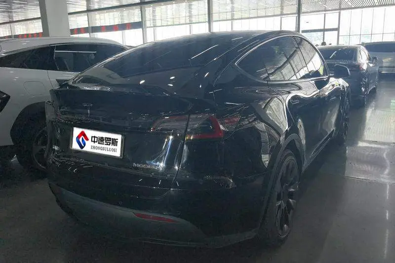 Model Y 2022 facelifted rear-wheel drive version — 3
