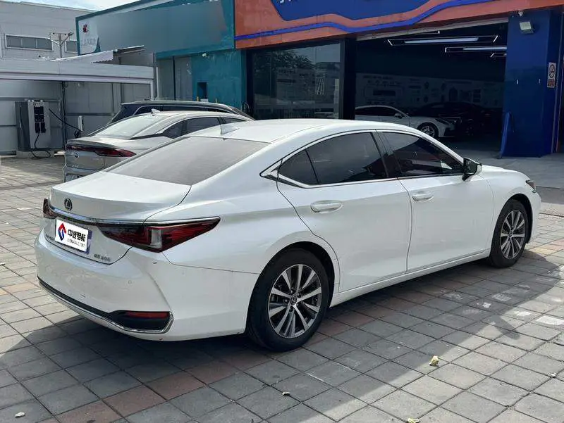Lexus ES 2018 200 Excellence Edition National VI — 6