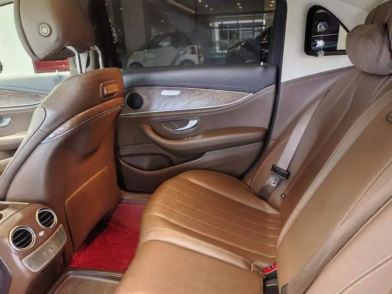 Mercedes-Benz E-Class 2018 E 300 L Fashion Edition — 15