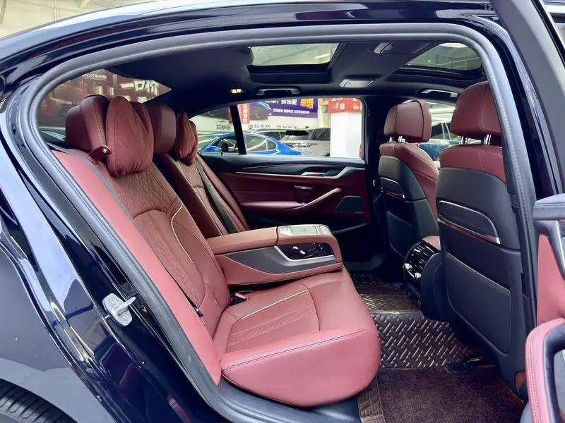 BMW 5 Series 2022 530Li Premium M Sport Package — 16