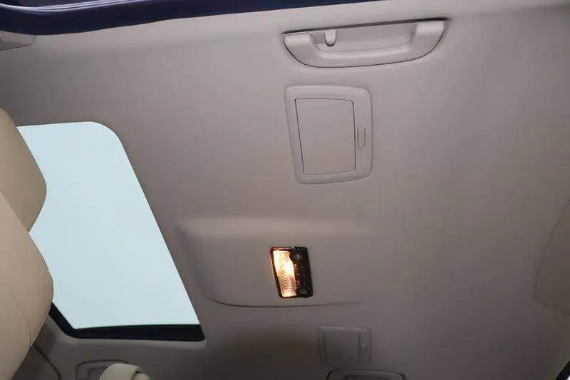 BMW 5 Series 2013 525Li Luxury — 7