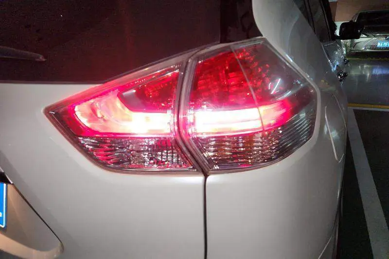 X-Trail 2014 2.5L CVT Supreme Edition 4WD — 6