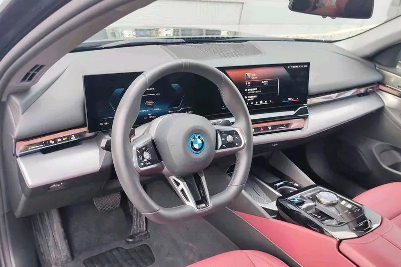 BMW i5 2025 eDrive 40L M Sport Package — 9
