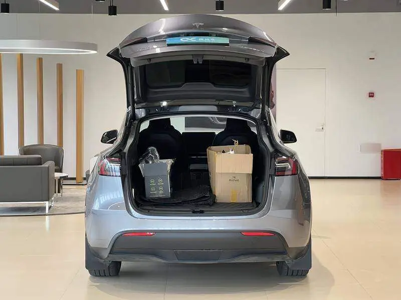 Model Y 2024 long-range all-wheel drive version — 9
