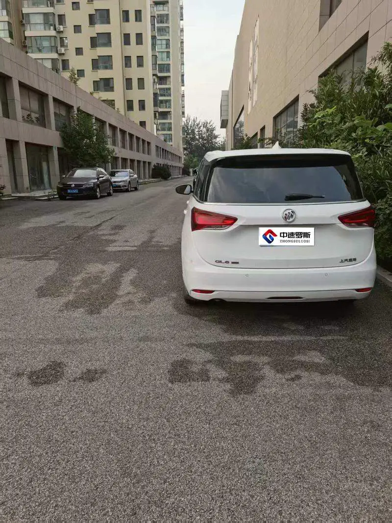 Buick GL6 2018 18T 6-seat Premium Edition — 7