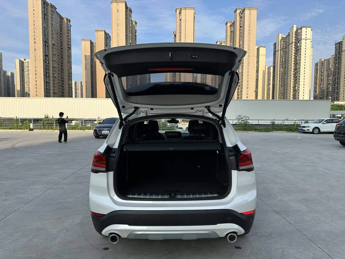 BMW X1 2022 sDrive20Li Premium Edition — 17