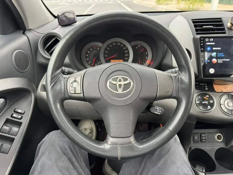 RAV4 Rongfang 2009 2.4L Automatic Luxury Navigation Edition — 11