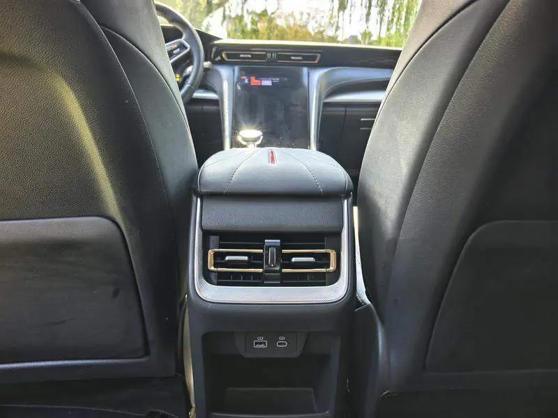 Hongqi H5 2024 1.5T DCT Zhilian Qiyue Edition — 7