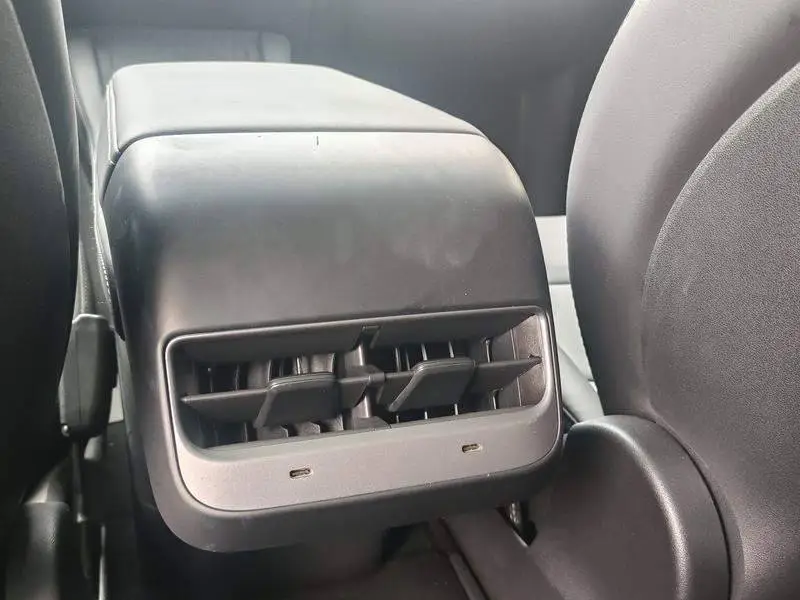 Model Y 2022 rear-wheel drive version — 10