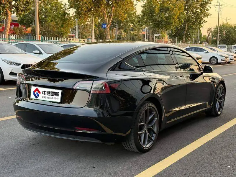 Model 3 2022 Performance All-Wheel Drive — 7
