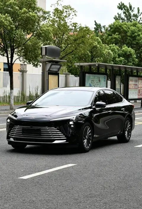 LaCrosse 2025 28T Platinum Edition