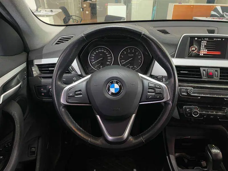 BMW X1 2016 sDrive18Li Premium Edition — 10