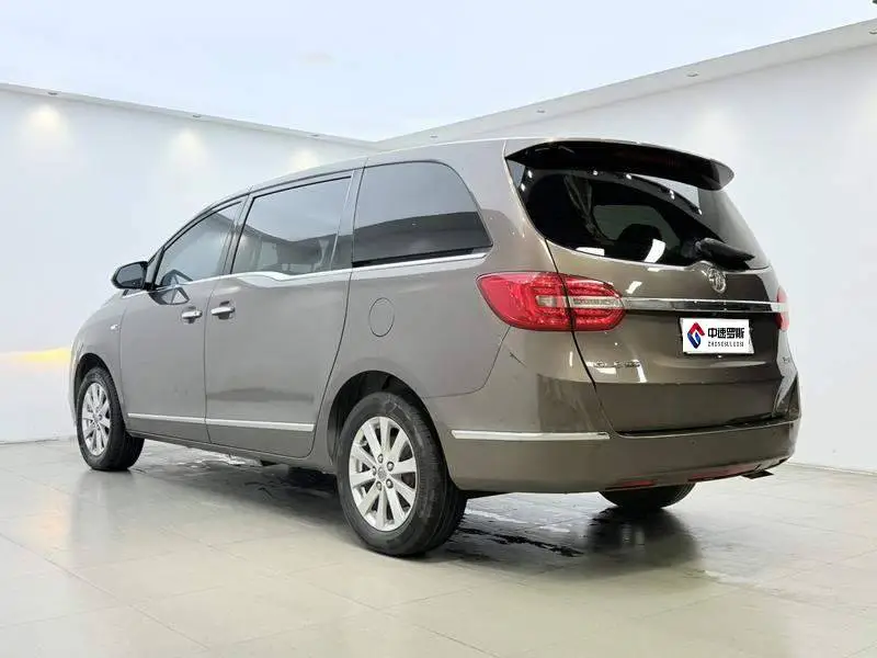 Buick GL8 2017 25S Luxury National V — 4