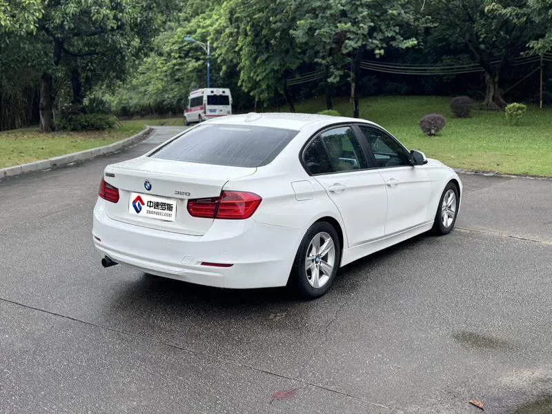 BMW 3 Series 2013 320i Progressive — 6