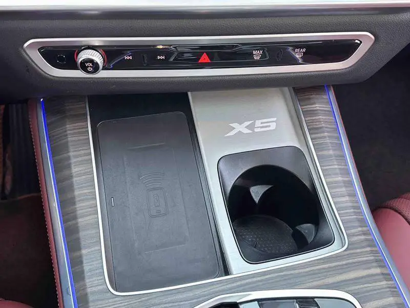 BMW X5 2023 xDrive 40Li M Sport Package — 7