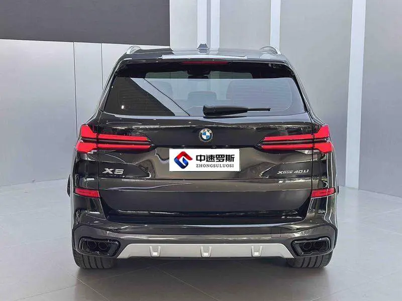 BMW X5 2023 xDrive 40Li M Sport Package — 3