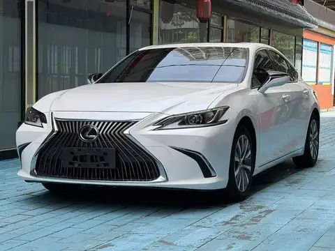 Lexus ES 2018 200 Excellence Edition National VI