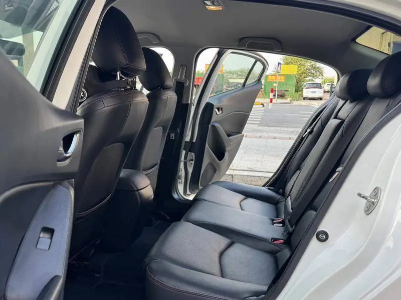 Mazda 3 Angkesaila 2014 Sedan 1.5L Automatic Comfort — 14