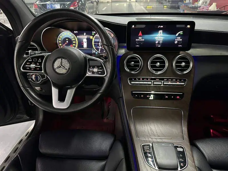 Mercedes-Benz GLC 2020 GLC 260 L 4MATIC Luxury — 10